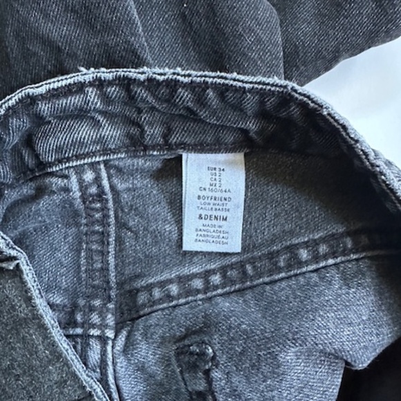 &Denim by H&M black button fly strait leg jean size 2 - Picture 2 of 4